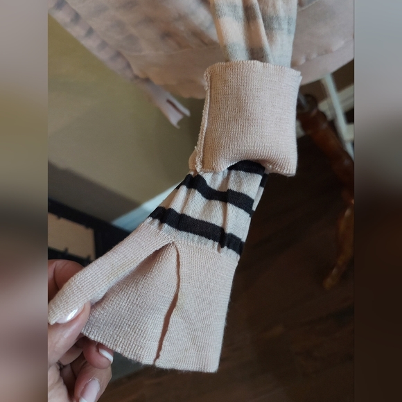 CLEARANCE!!! Tory Burch Layered Striped Pink & Black Sweater Size Medium - Picture 8 of 11